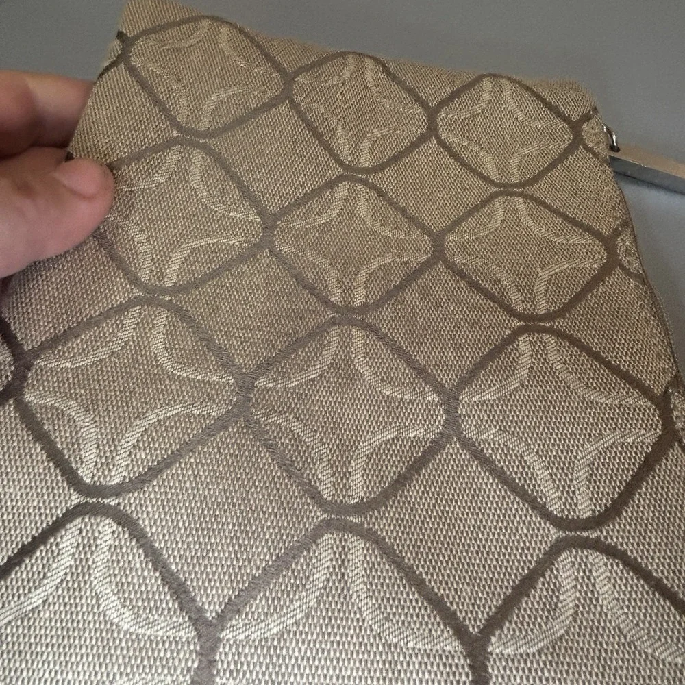Nine West Beige Tan Geometric Pattern Cosmetic Toiletries Bag Zip Silver Clean